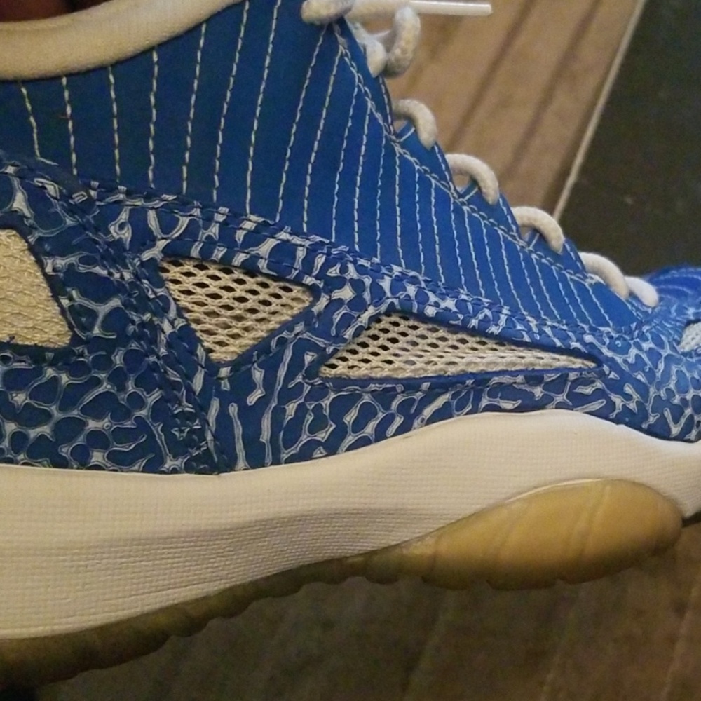 Air Jordan 11 retro - Picture 2 of 4